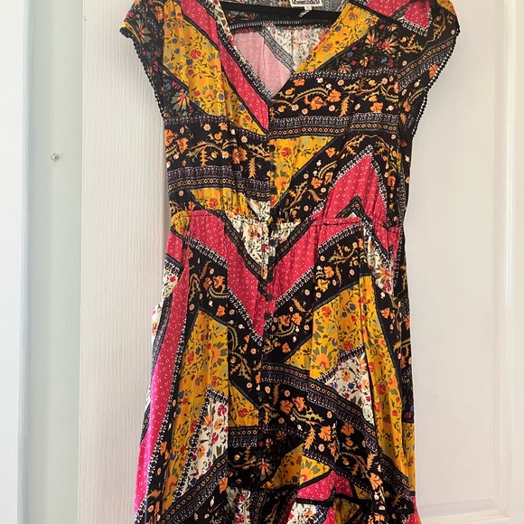 Jaase Dresses & Skirts - Knee length boho print dress.